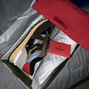 Valentino Garavani Camu Star